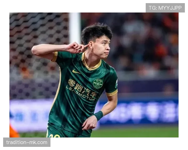 东亚杯进球纪录再刷新，新星稳健表现引热议