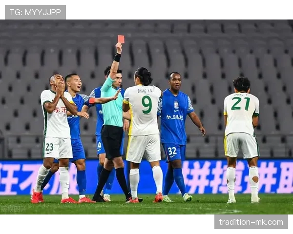 K联赛VAR判罚再引争议，裁判决策成舆论焦点