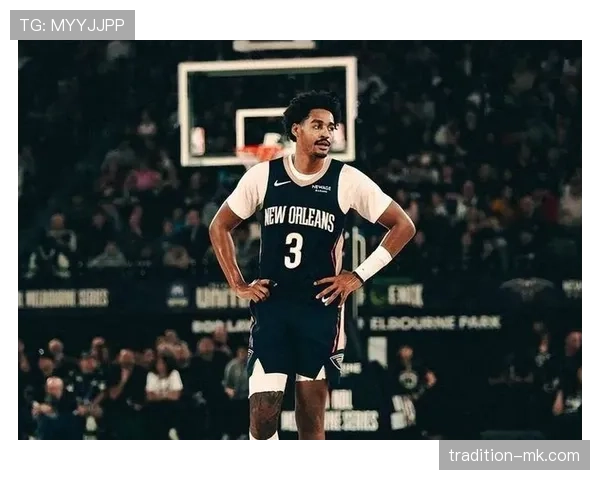 乔丹·汤普森昨晚买了啥表线索全乱套了,怎么看都不像打网球的啊 乔丹·汤普森昨晚买了啥表线索全乱套了,怎么看都不像打网球的啊